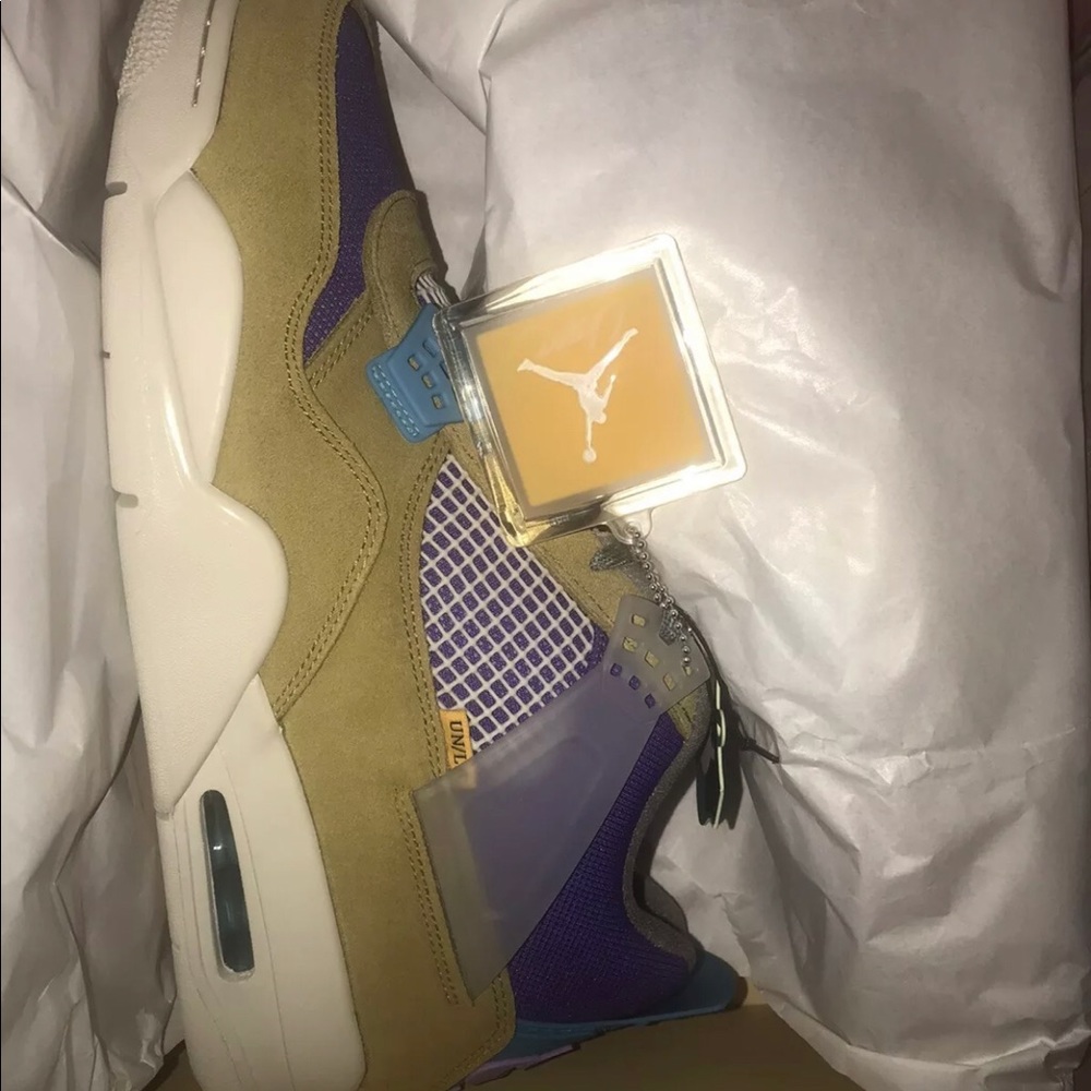 Union Jordan 4s Dessert Moss Size 13 US Men
